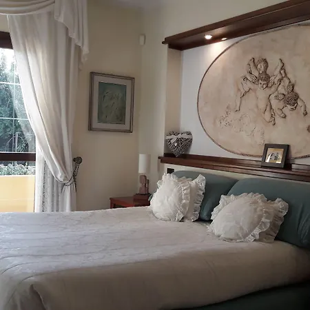 فندق مبيت وإفطار Sardinia House 3*