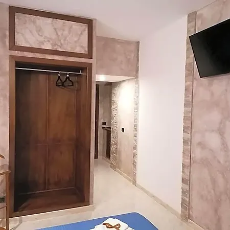 Sardinia House 奧爾比亞